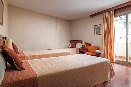 Triple Room (2 Adults + 1 Child)