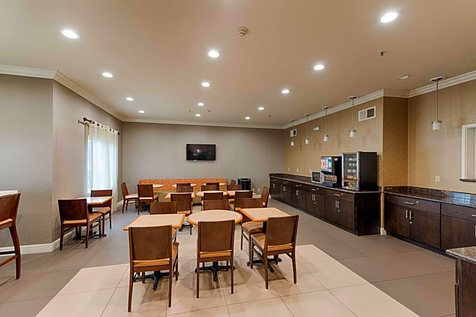 Best Western Plus Delta Inn & Suites