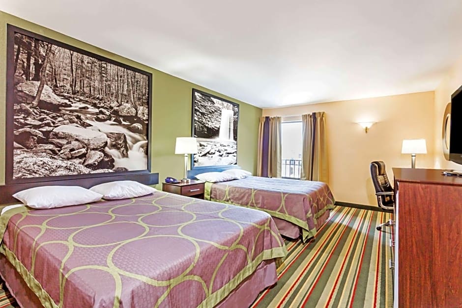 Super 8 by Wyndham Hull Street Midlothian Richmond Area