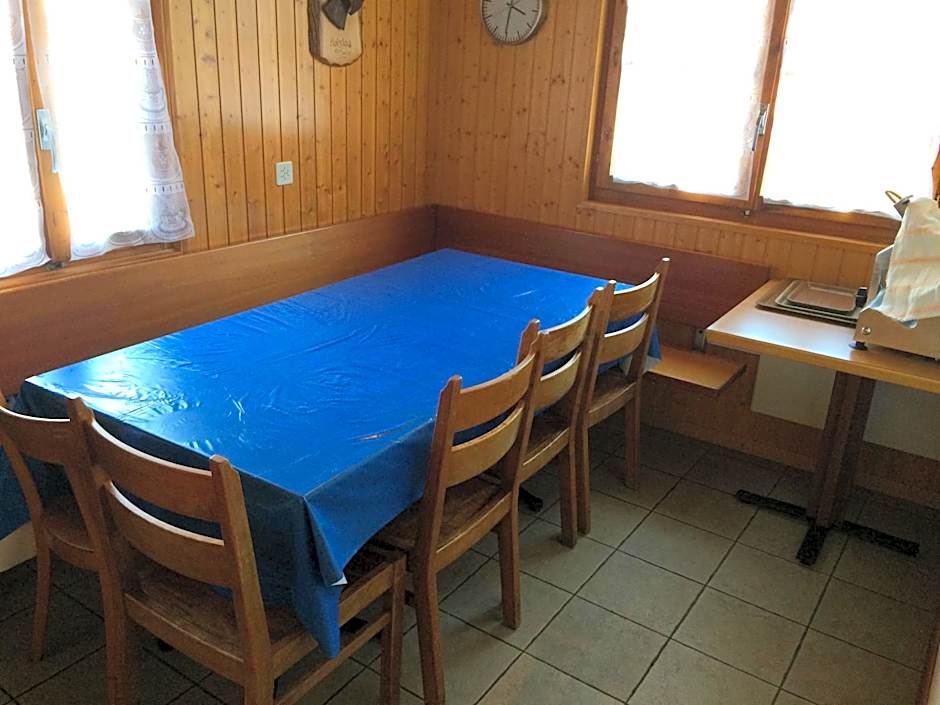 Gruppenhaus im Walliser Alpstyle