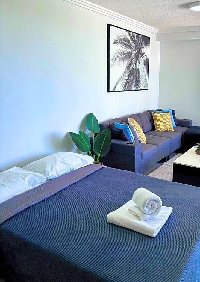 Aqualine Apartments On The Broadwater