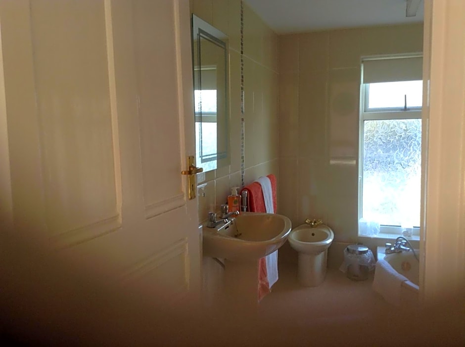 Drakewalls Bed And Breakfast