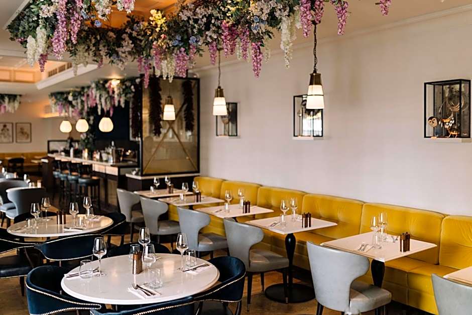 100 Queen's Gate Hotel London, Curio Collection by Hilton