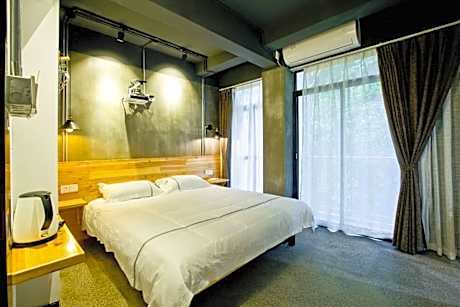 Room 19