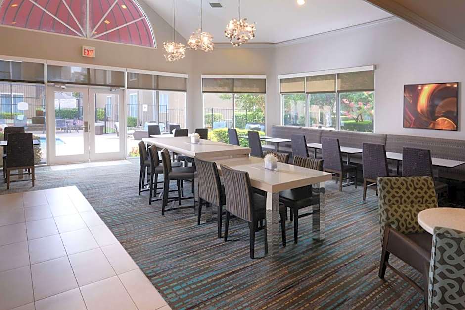 Sonesta ES Suites Dallas Medical Market Center – Dallas, TX