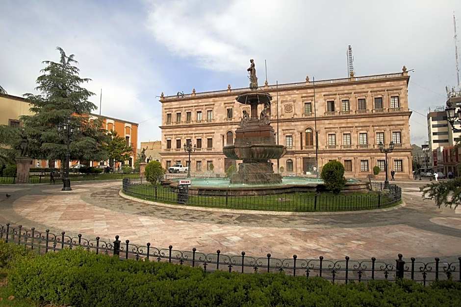 One Saltillo Aeropuerto