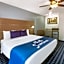 Days Inn & Suites by Wyndham Webster NASA-ClearLake-Houston