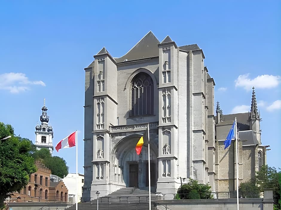 B&B HOTEL Mons Gare