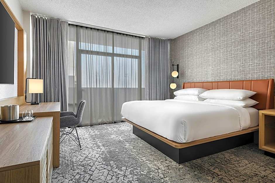 Sheraton Charlotte Hotel