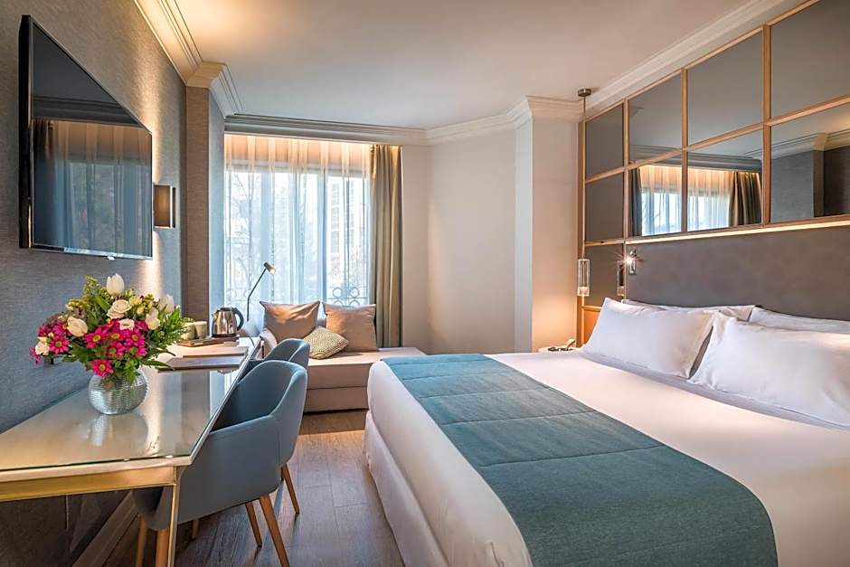 Barcelo Emperatriz Hotel