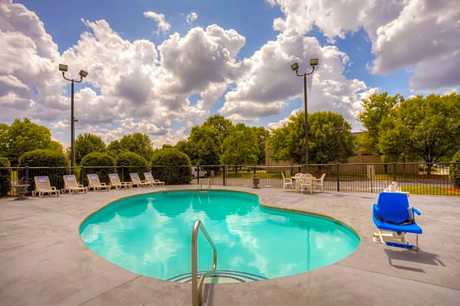 Comfort Suites Pineville - Ballantyne Area