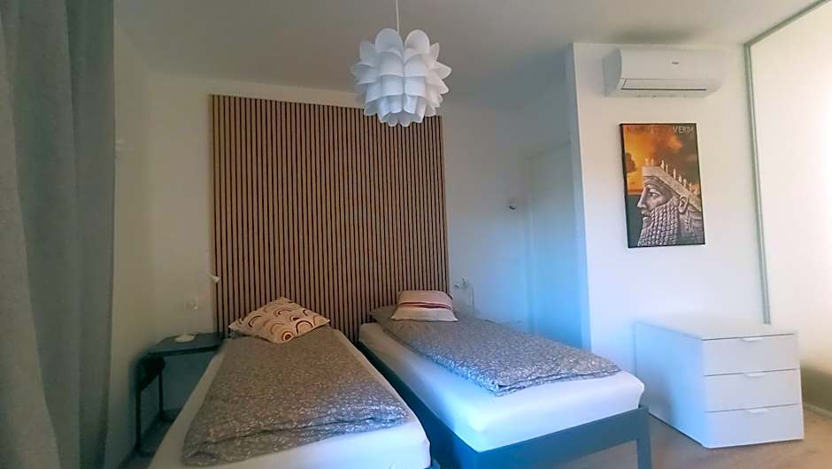 DESDEMA & OPERA Rooms