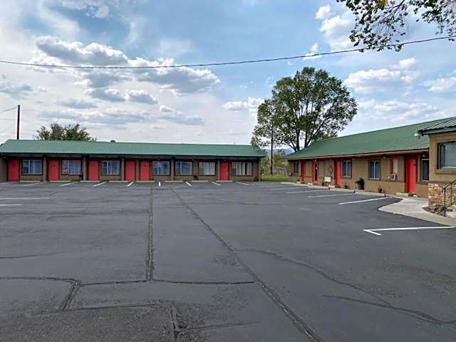 Lamplighter Lodge