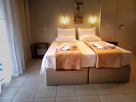 Studio with Sea View (3 Adults)