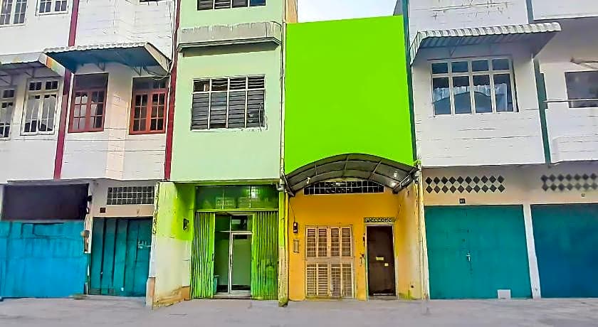 SPOT ON 92236 Kediri Family Homestay