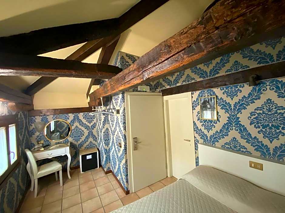 Hotel Bridge