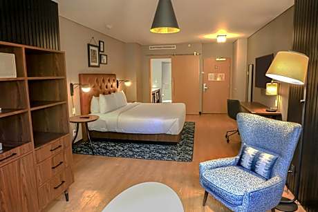 Junior King Suite