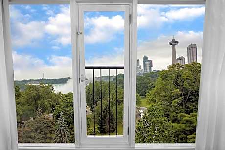 Niagara Parks View Guest room, Queen