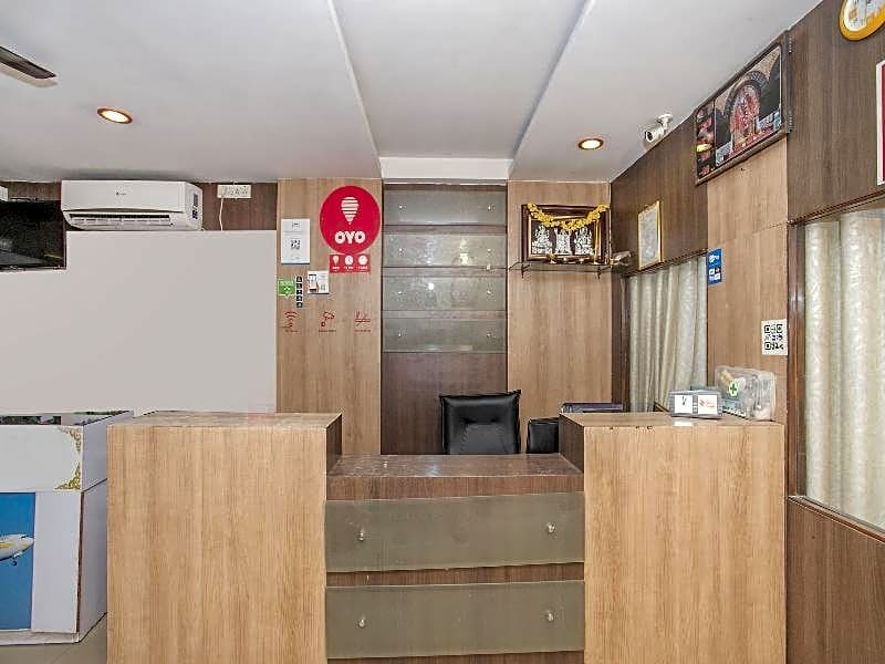 OYO 9016 Charu Comforts