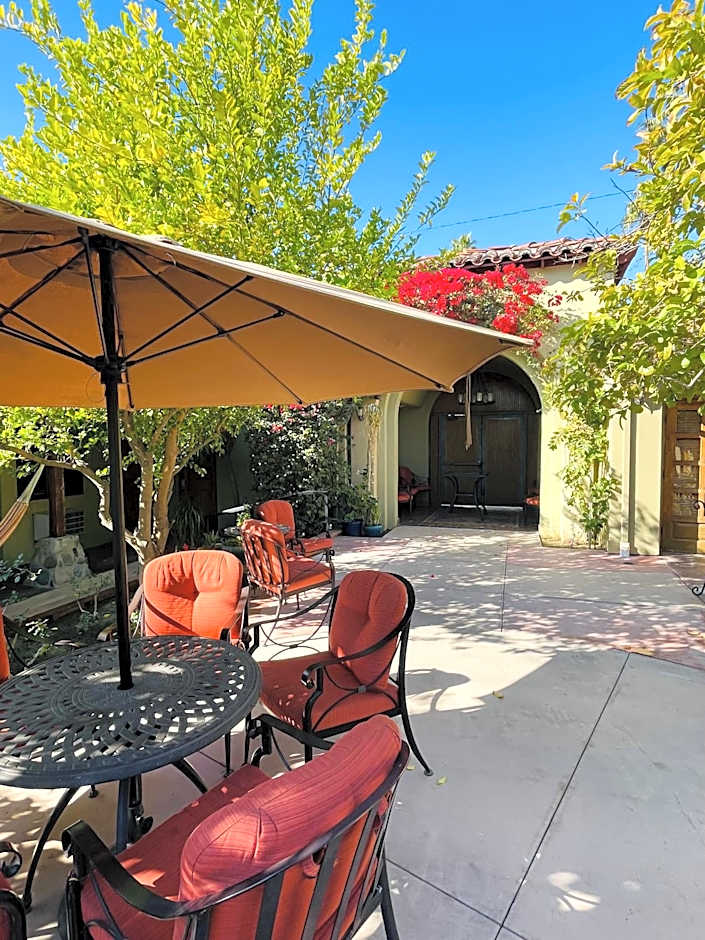 Los Arboles Hotel