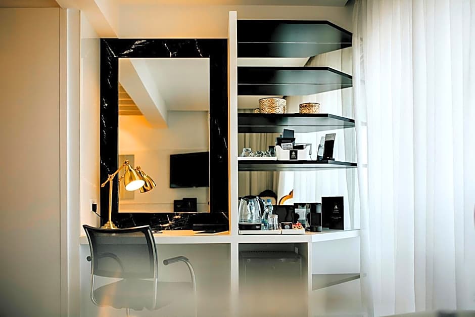 The Ciao Stelio Deluxe Hotel (Adults Only)