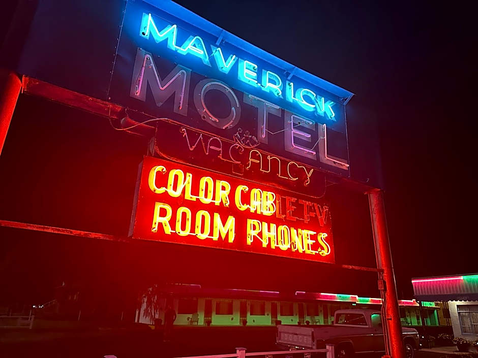 Maverick Motel
