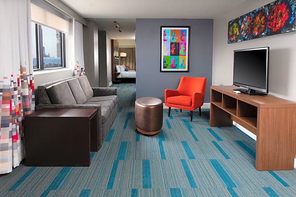 Aloft Nashville West End