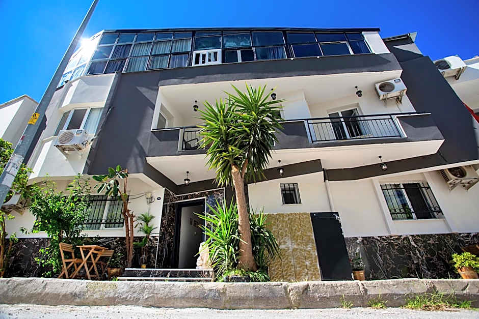 8 Rooms House