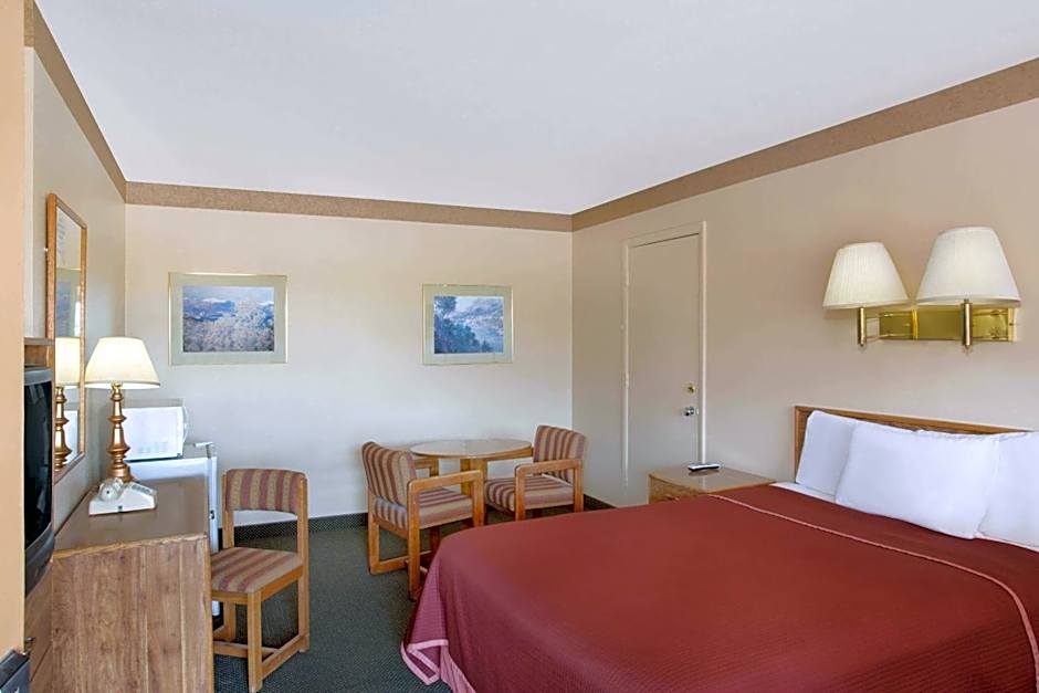 Howard Johnson by Wyndham Brigham City