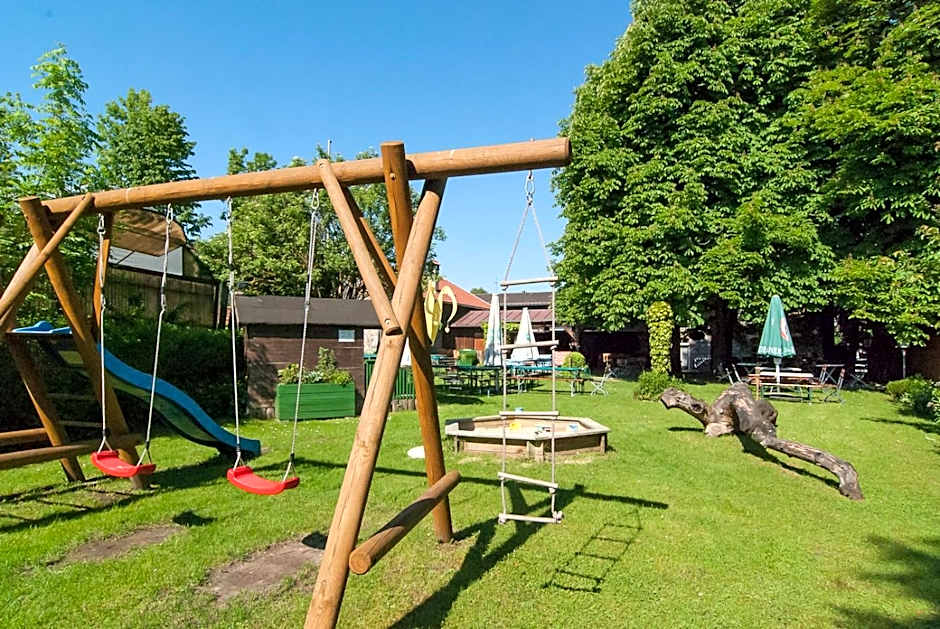 Eventhotel & Gasthof zur Post beim John in Obing