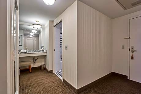 Queen Room - Disability Access