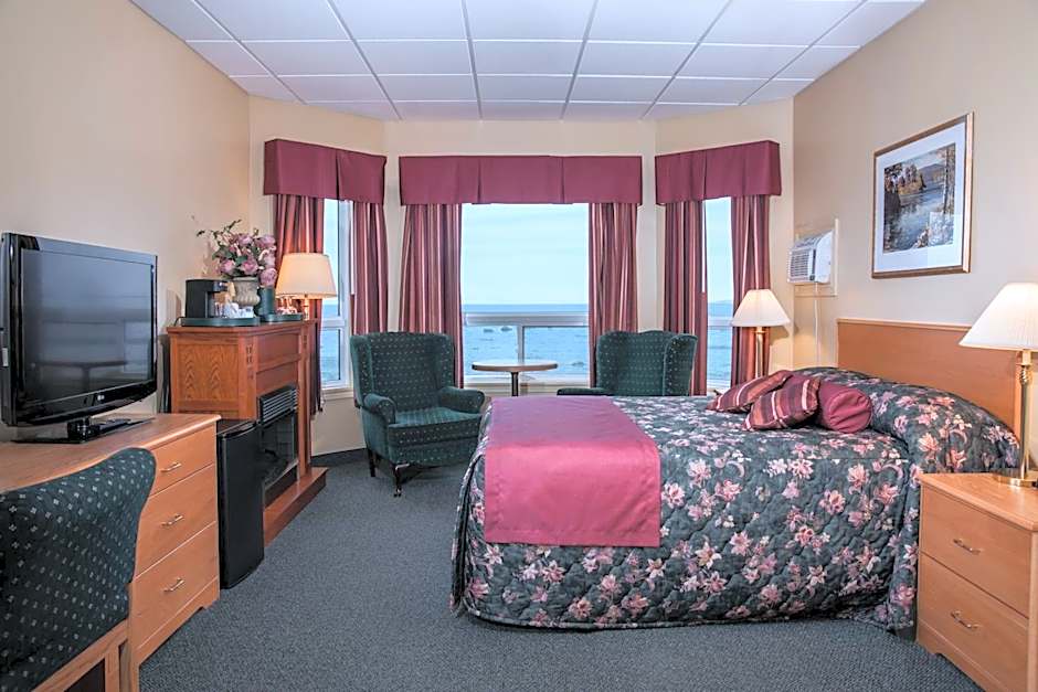 Shallow Bay Motel & Cabins Conference Centre