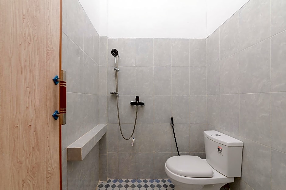 RedDoorz Plus Syariah near Mall Boemi Kedaton Lampung