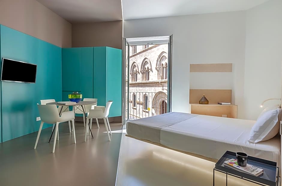 Fiveplace Design Suites & Apartments