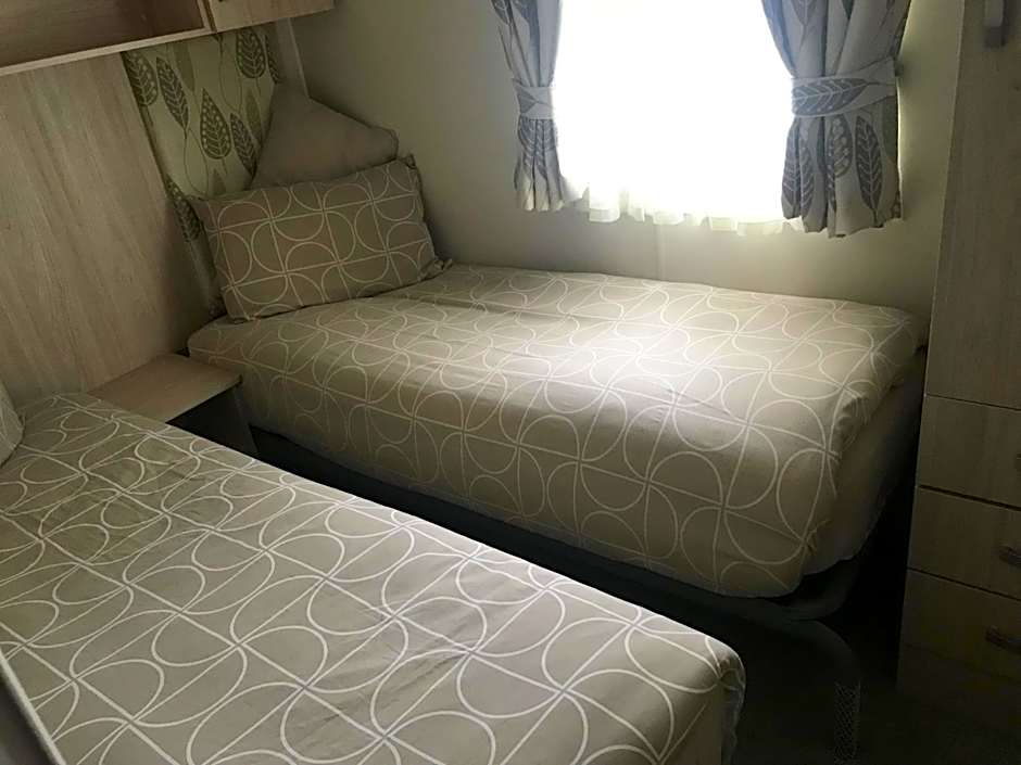 Red Deer Village Holiday Park - 3 Bedroom, Self-Catering Holiday Home