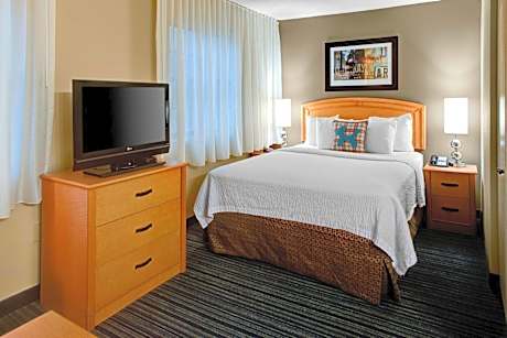 Queen Studio with Sofa Bed