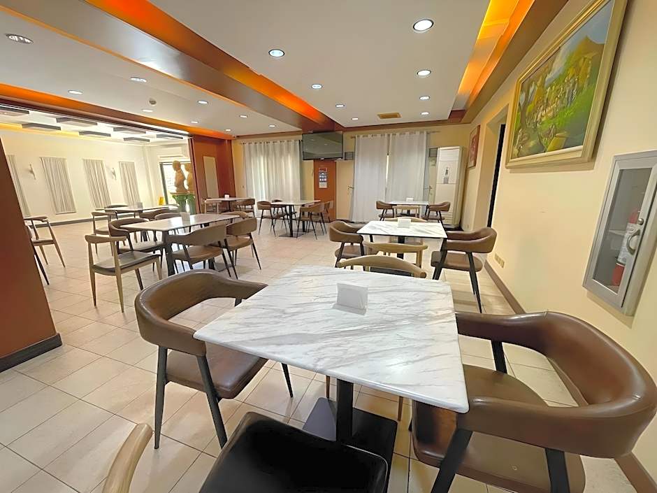 Luisita Central Park Hotel 