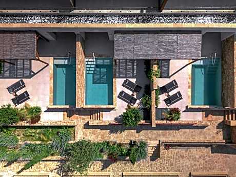 Pnoes Luxury Suites