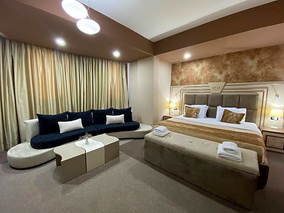 Hotel Deluxe