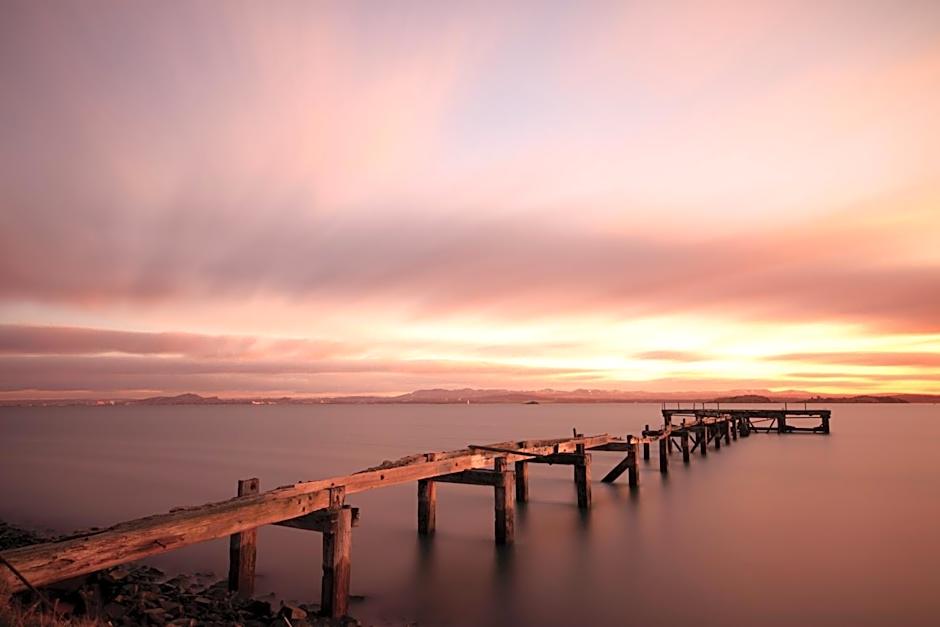 Aberdour Hotel, Stables Rooms & Beer Garden