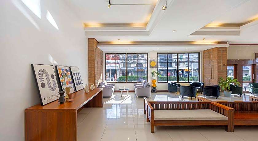 The President Hotel at Chokchai 4