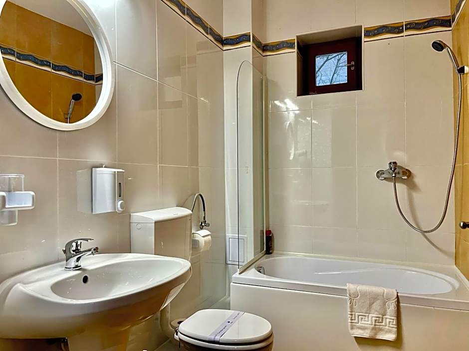 Cozy Hideout - Condo Hotel