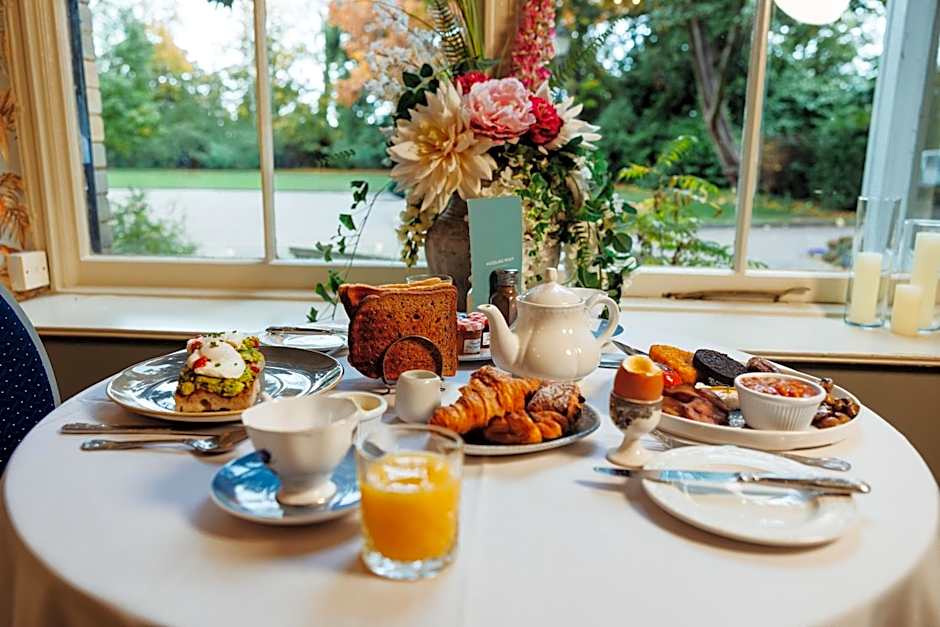 Woodland Manor Hotel