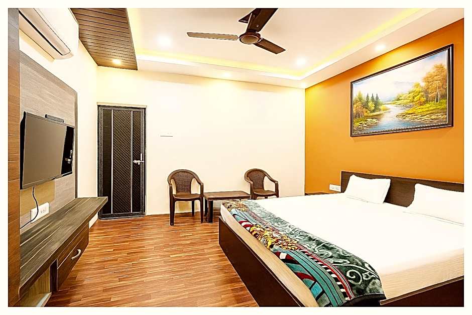 Goroomgo Banaras Residency Varanasi