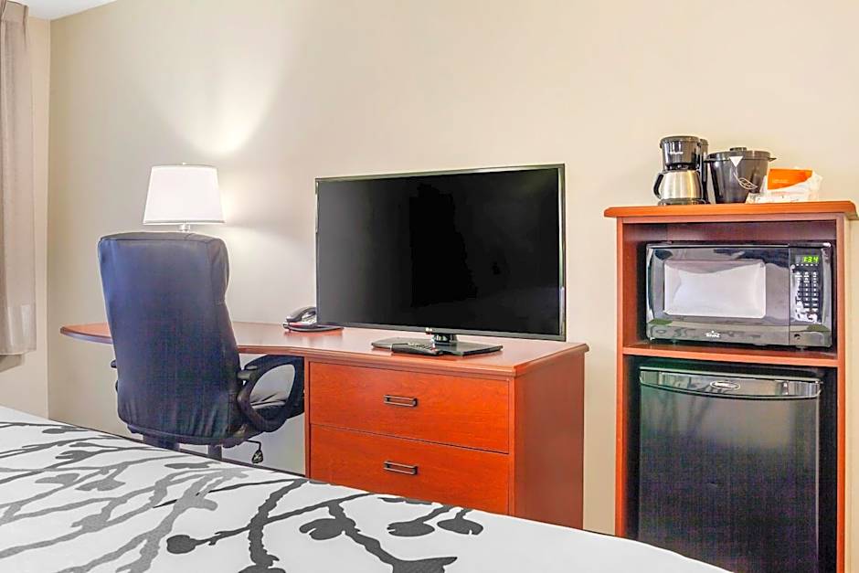 Sleep Inn & Suites Milwaukee Airport