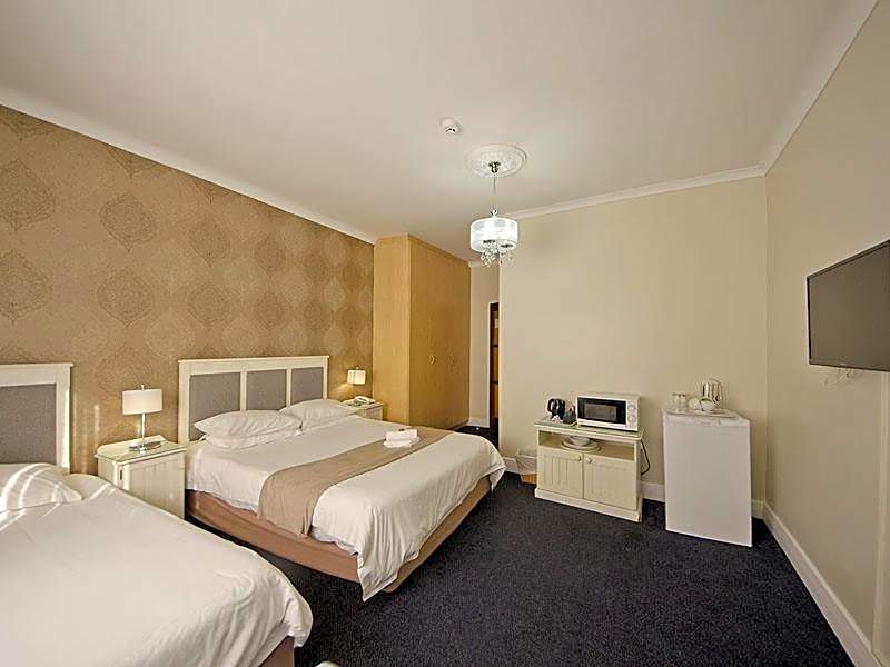 The Russel Hotel