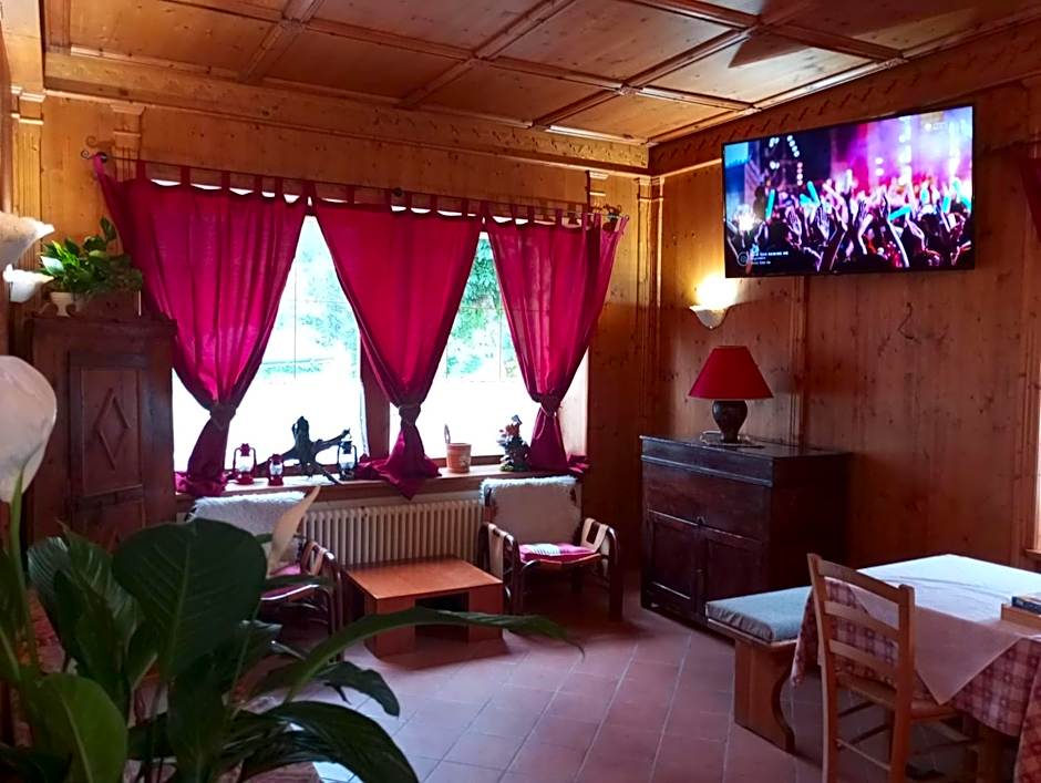 Hotel Griglieria Pizzeria Gnomo Goloso