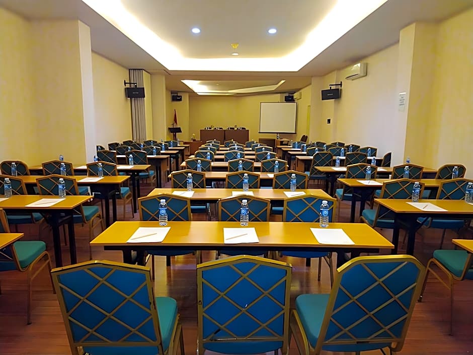 Grand Cikarang Hotel