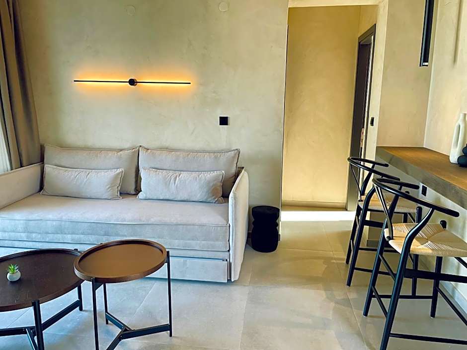 Casa Tsouka ApartHotel