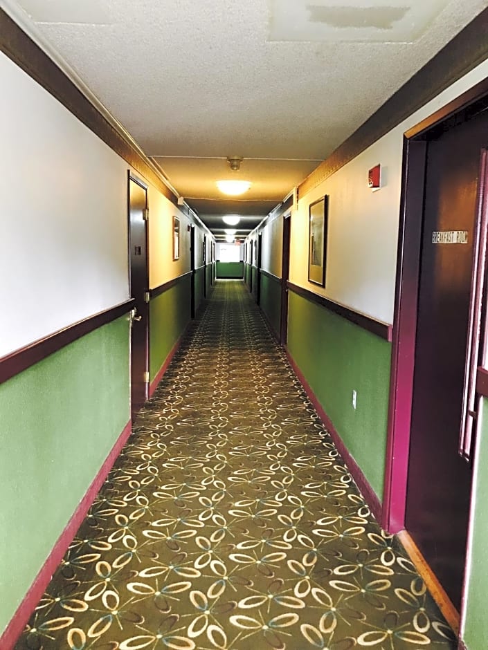 Super 8 by Wyndham SeaTac Airport